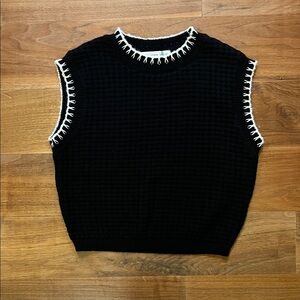 Black Sleeveless Cropped Knit Top with White Trim